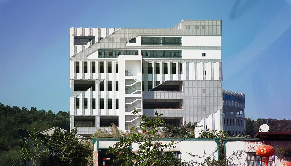 广州石马立体充电桩停车场