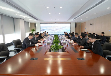 邓磊会见中交南美区域公司董事长兼康克玛特公司董事长胡志敏